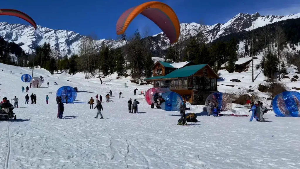 Top Family Hotels in Manali with beautiful mountain views and comfortable family accommodations